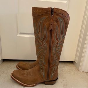 ARIAT Lucinda Boots- Square Toe size 8.5